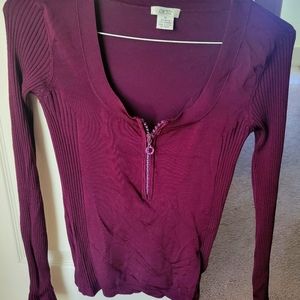 Super cute sweater top w a zipper